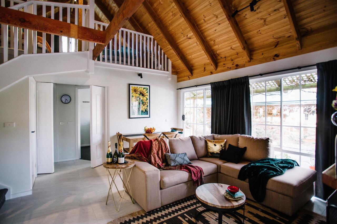 Wurrung B & B - The Cottage Woodend Extérieur photo